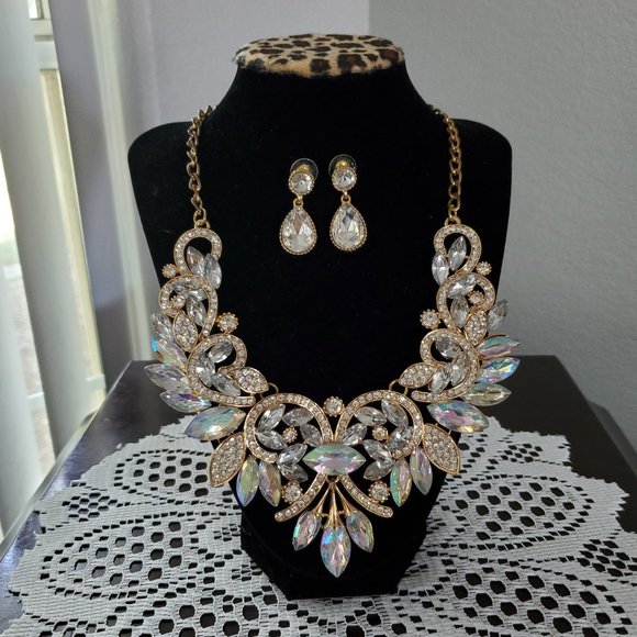 GORGEOUS Opalescent/Clear Rhinestone Necklace & Earrings Set - Picture 1 of 6
